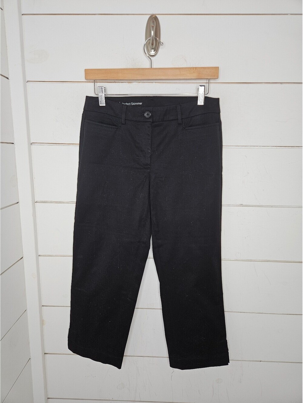Talbots size 2 black Perfect Skimmer cropped capri chino pants